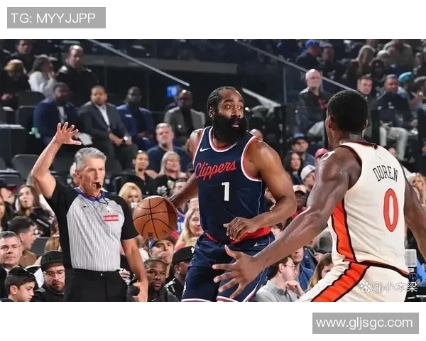 快船遭遇四连败全场嘘声不断哈登的反应引发热议